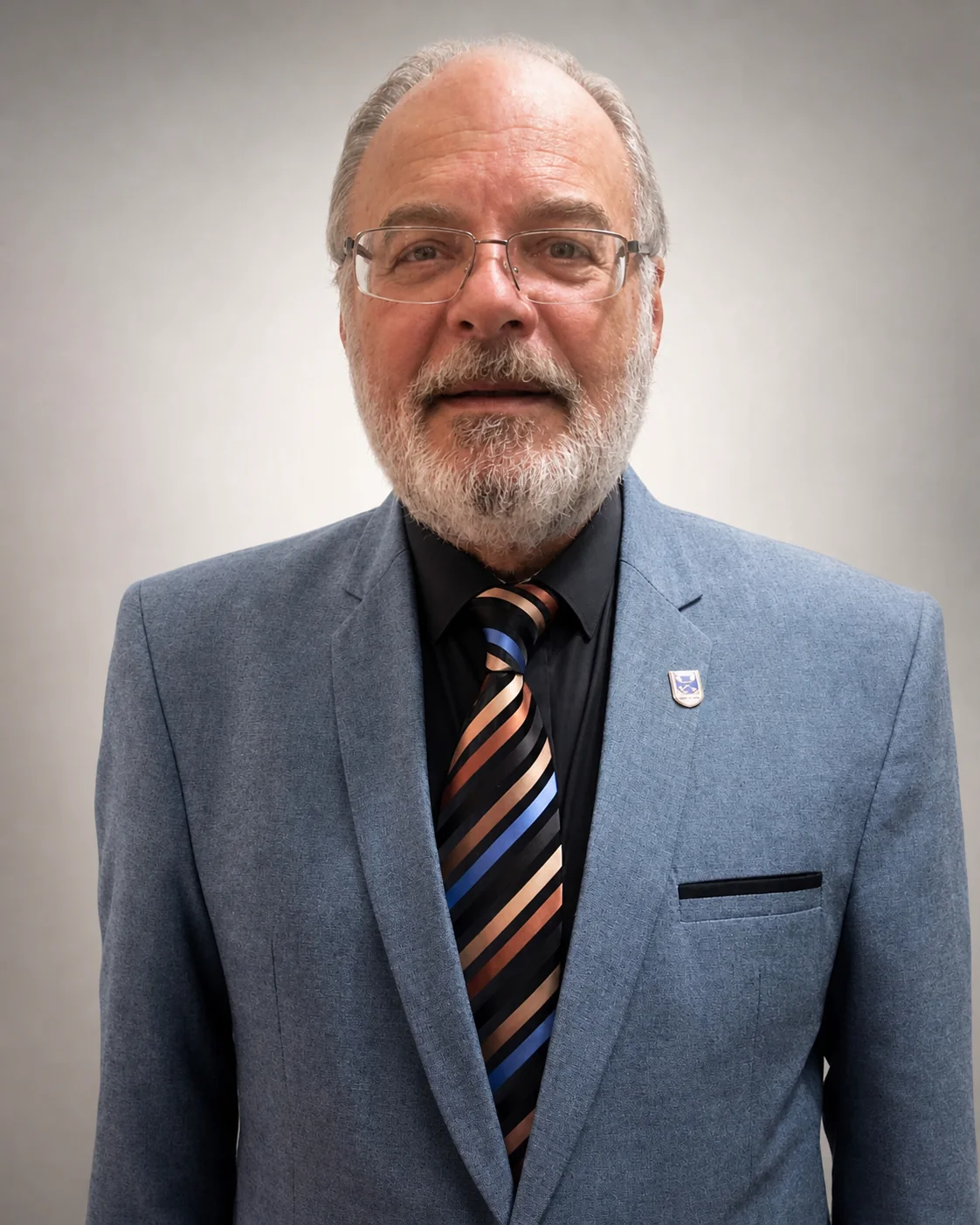 José Euclides Tavares em traje formal
